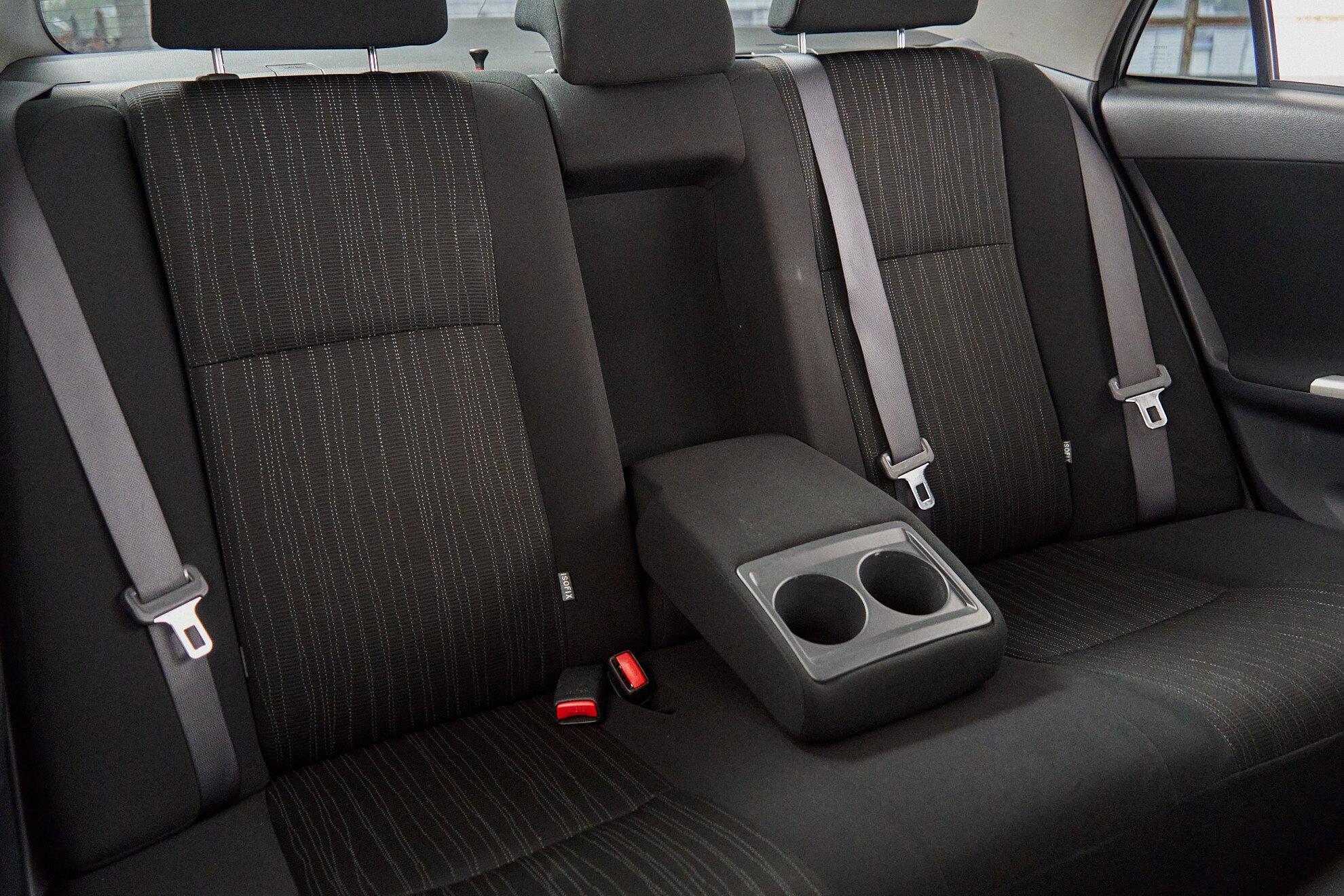 Toyota Corolla 2010, серебряный