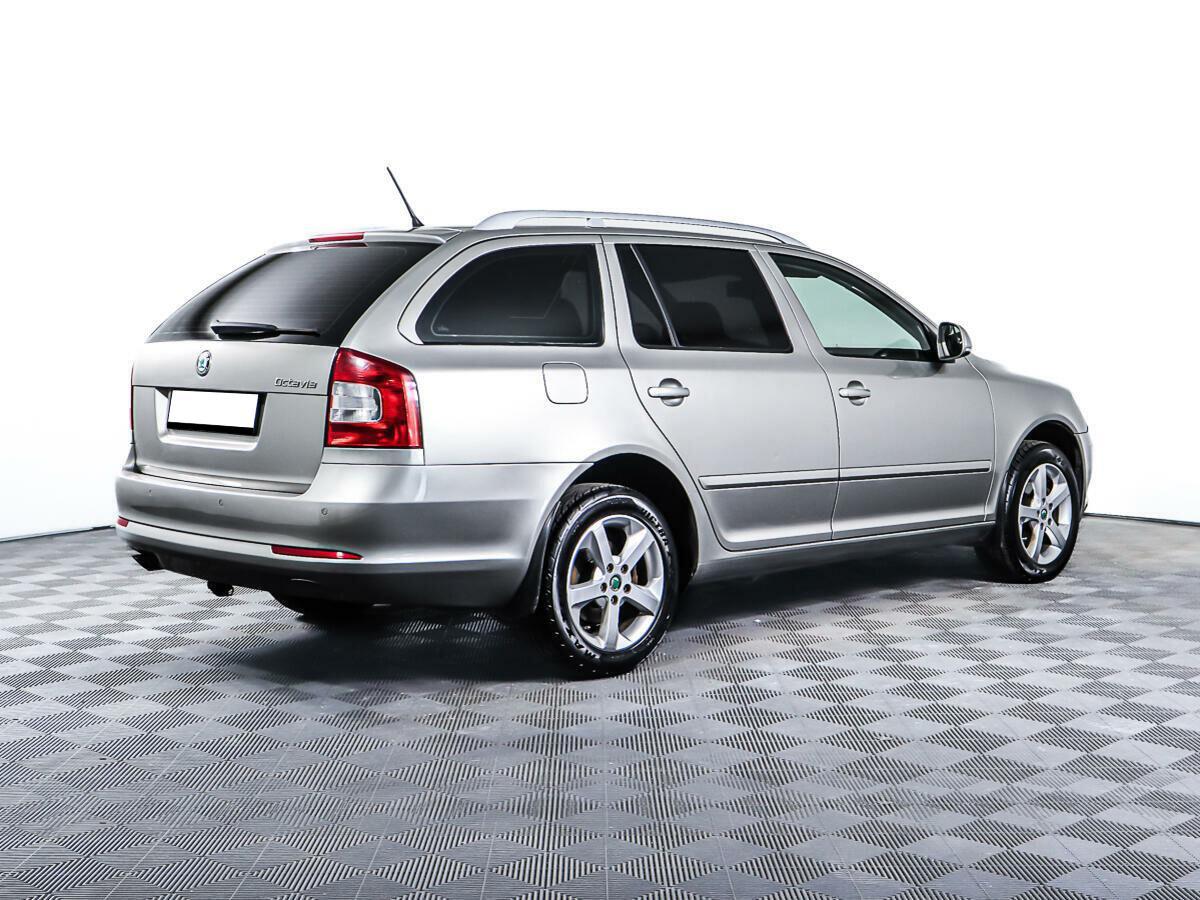 Skoda Octavia 2012, серебряный