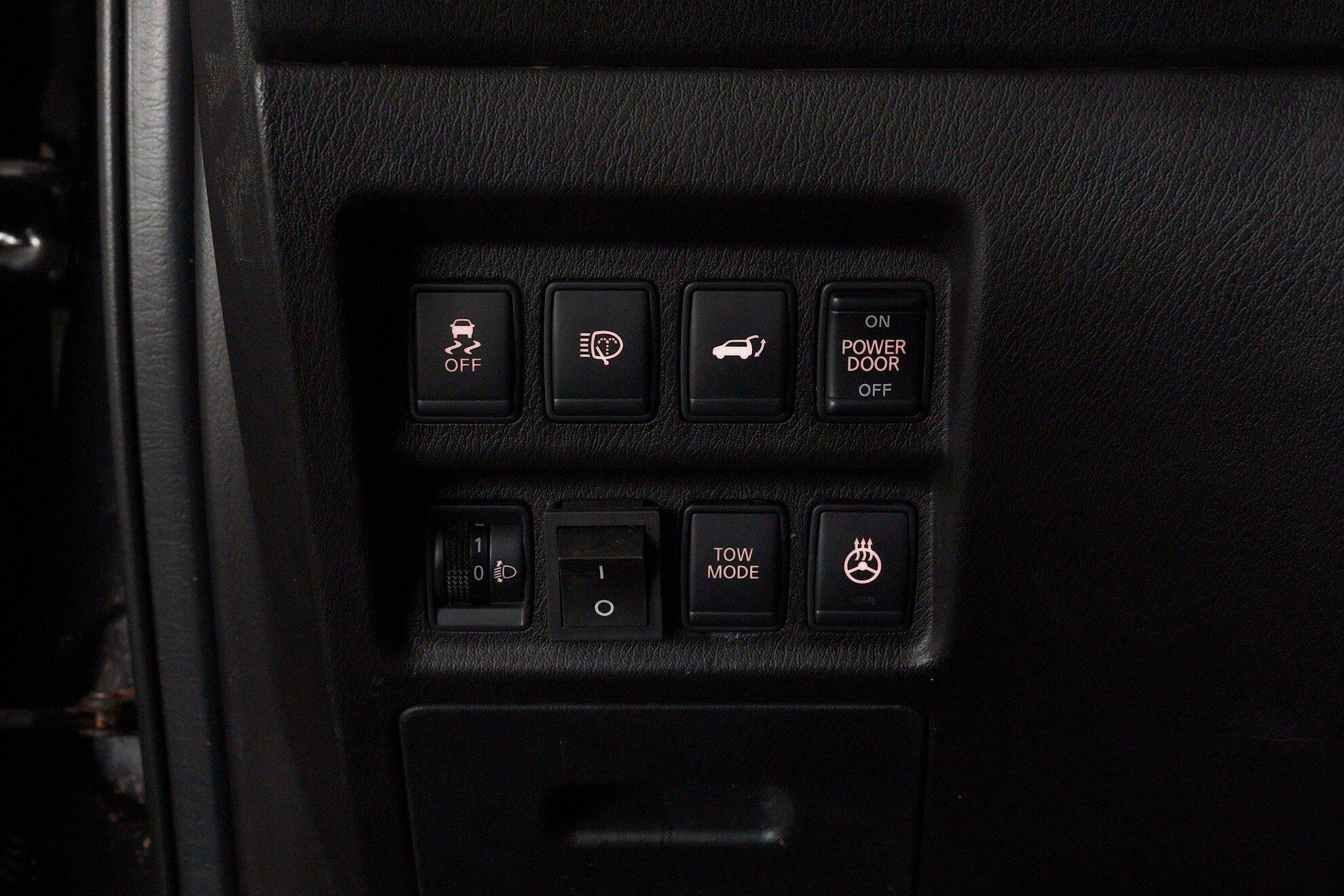 Nissan Pathfinder 2014, черный