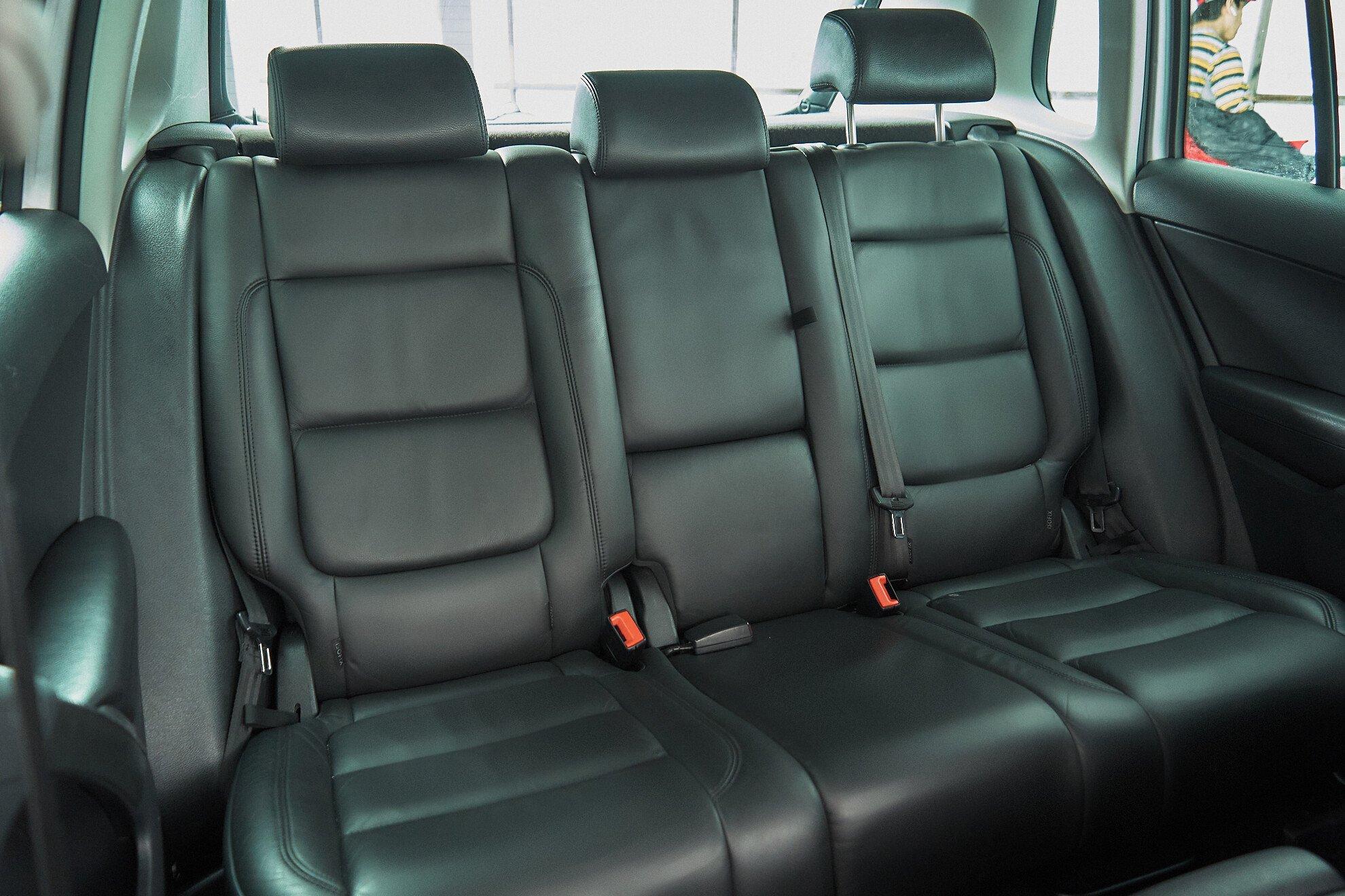 Volkswagen Tiguan 2009, серебряный
