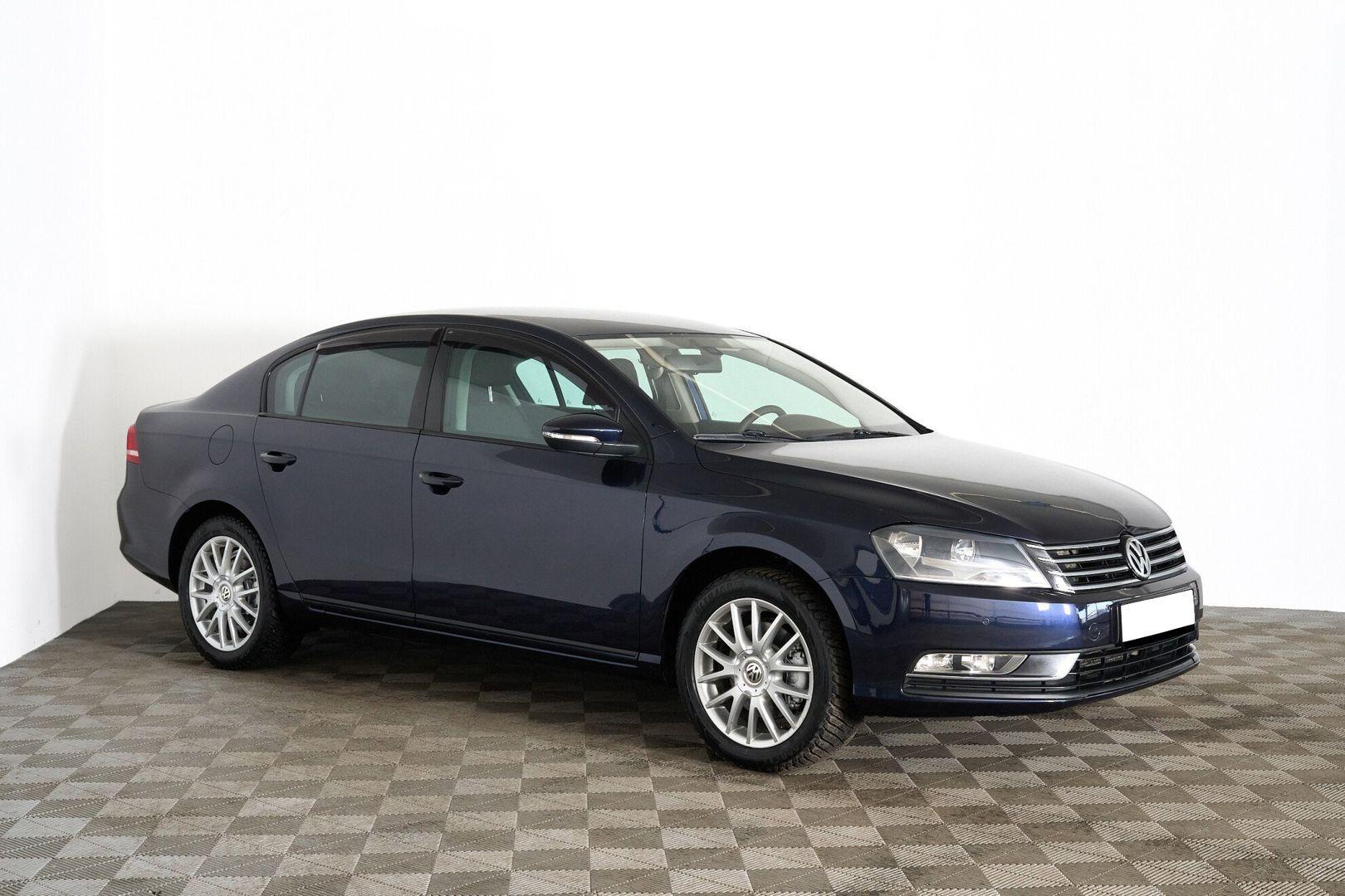 Volkswagen Passat 2011, синий