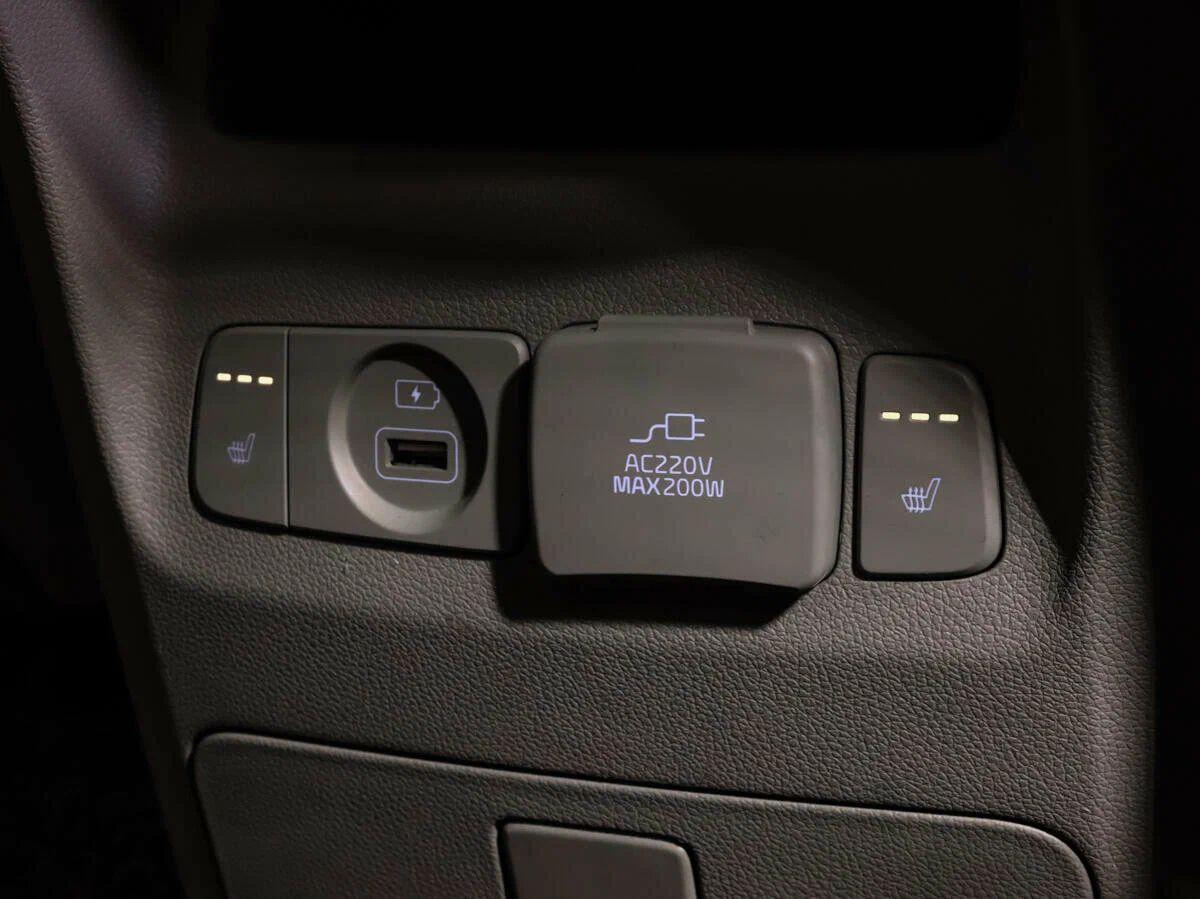 Kia Carnival 2017, белый