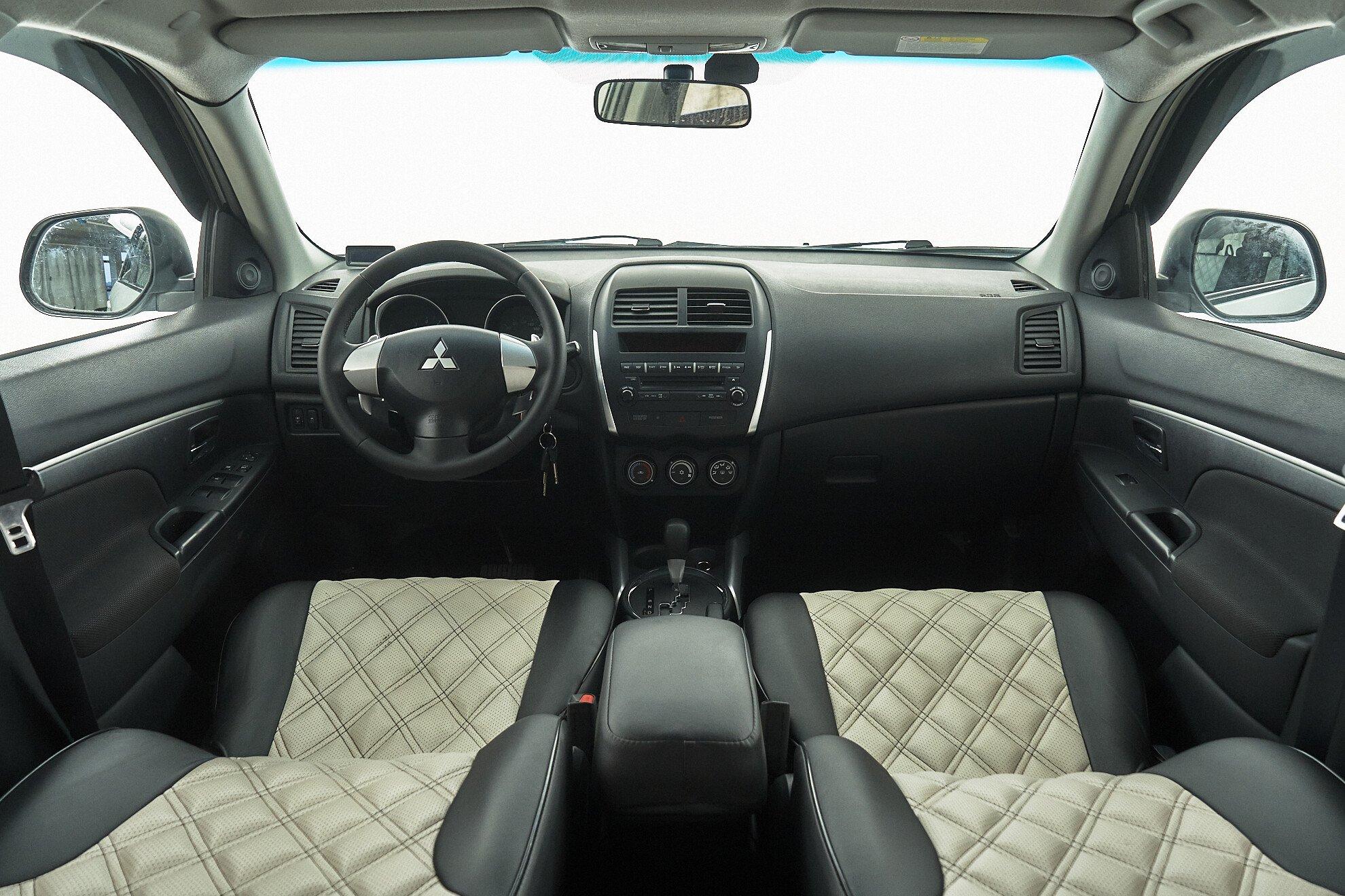 Mitsubishi ASX 2010, белый