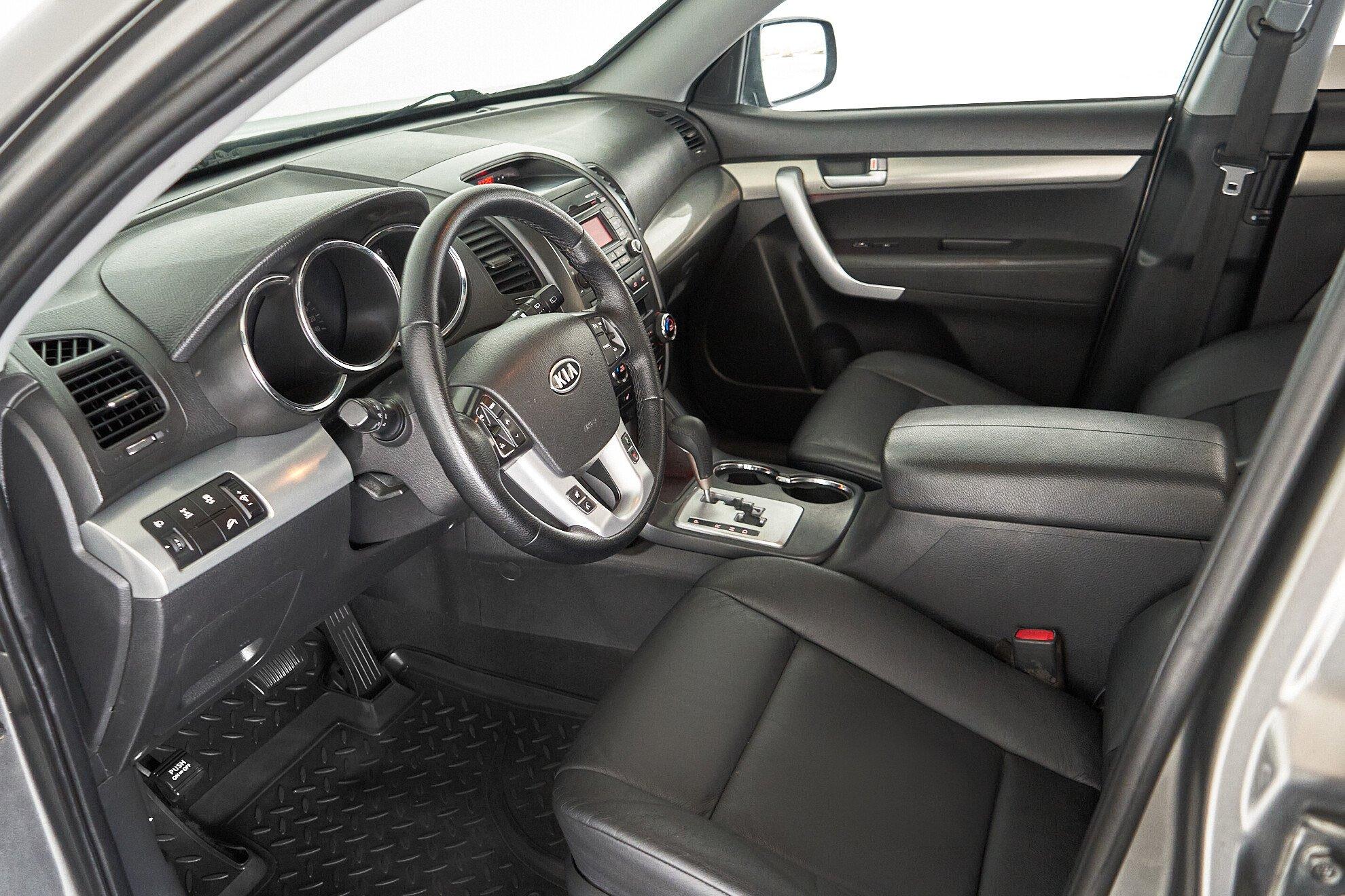 Kia Sorento 2011, серый