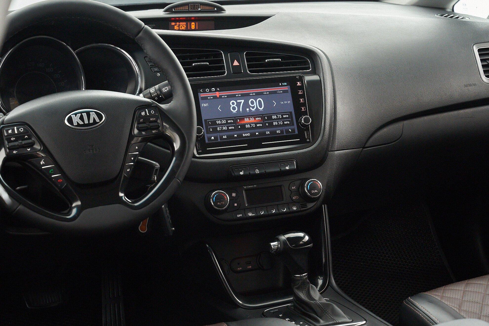Kia Ceed 2014, коричневый