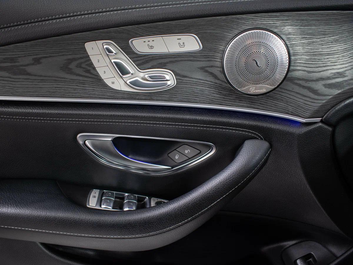 Mercedes-Benz E-Класс 2016, белый