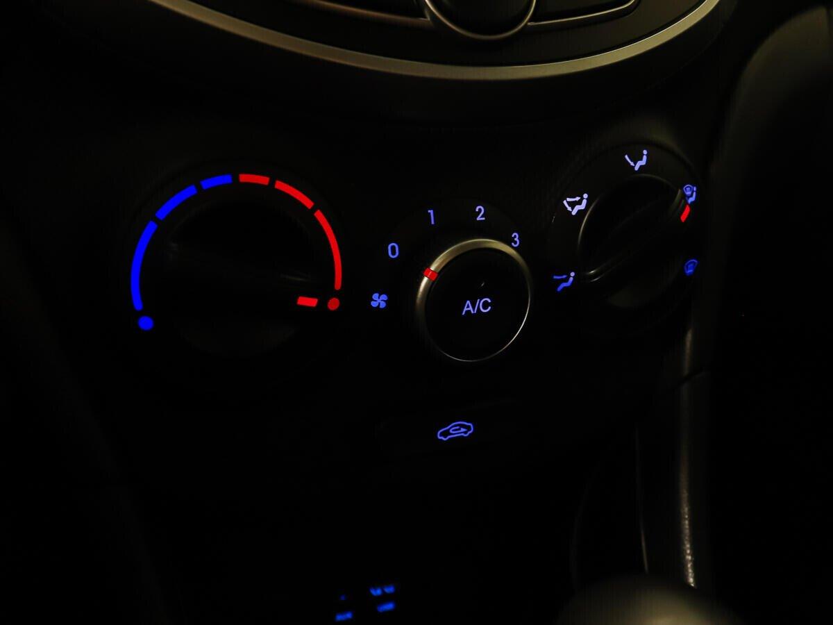 Hyundai Solaris 2016, белый
