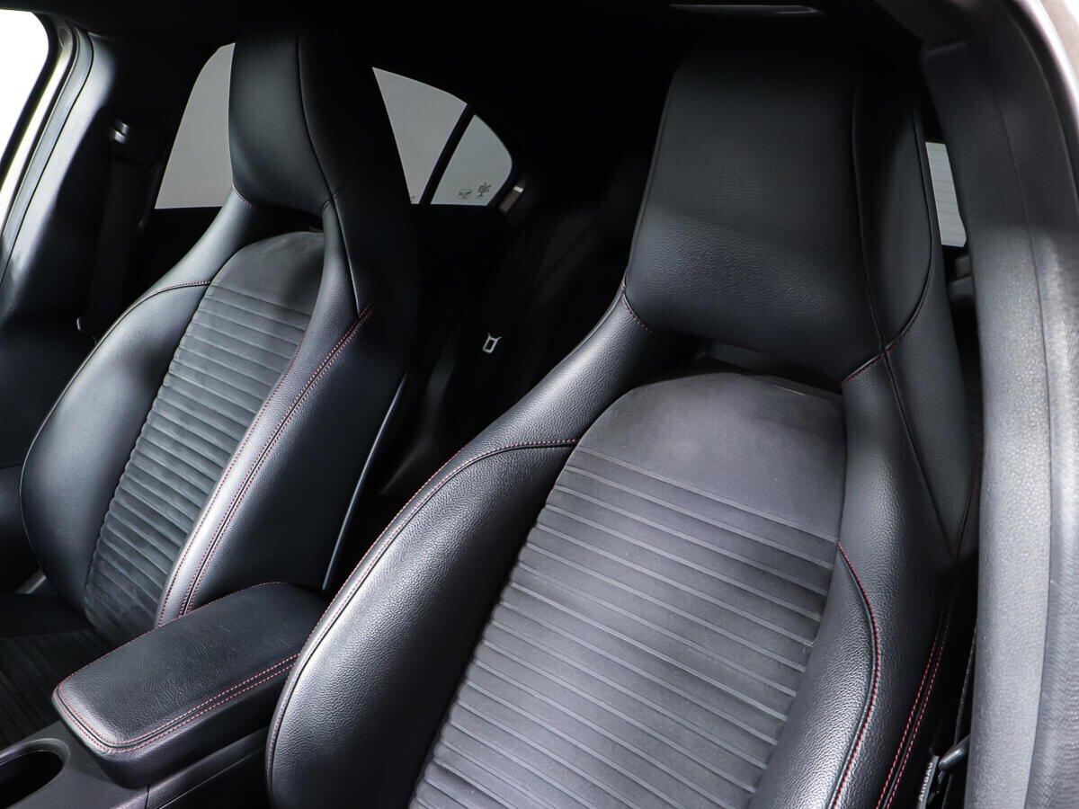 Mercedes-Benz A-Класс 2015, серебряный