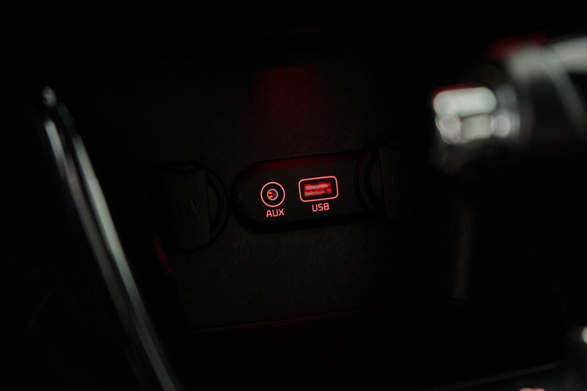 Kia Ceed 2016, белый