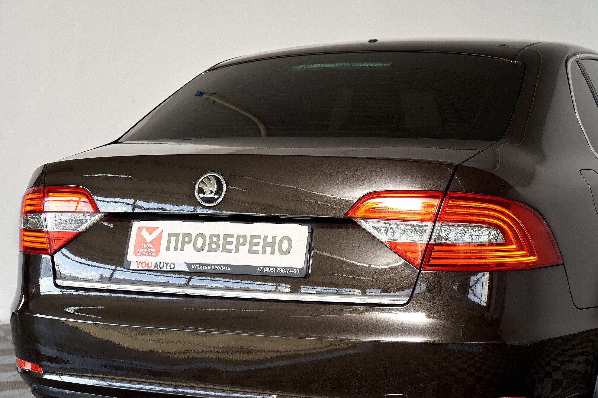 Skoda Superb 2014, коричневый