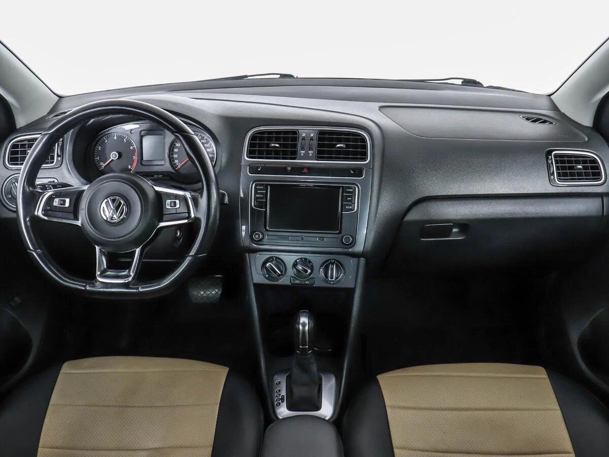 Volkswagen Polo 2015, черный