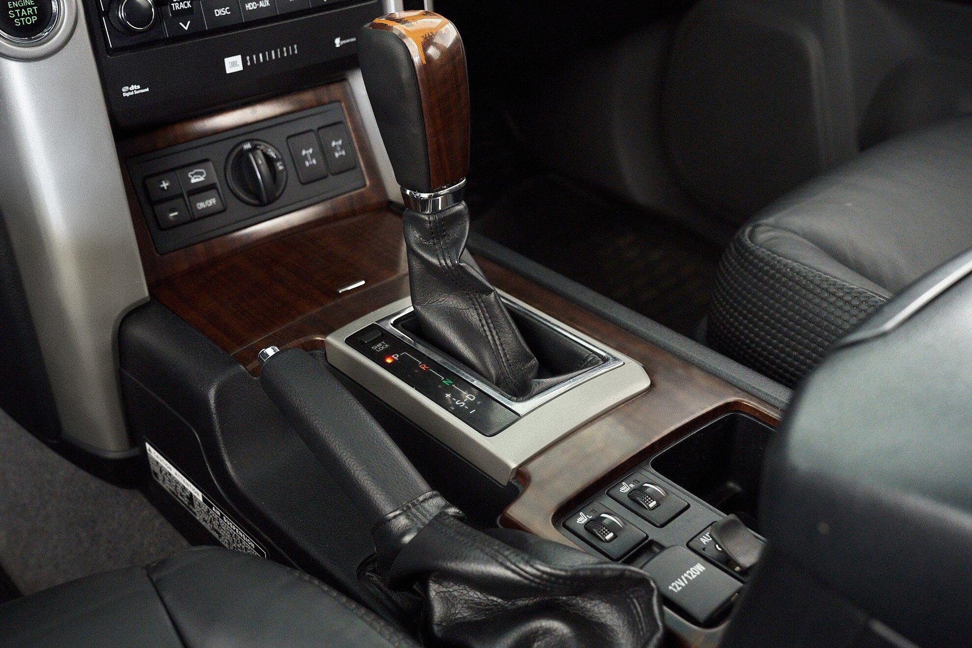 Toyota Land Cruiser Prado 2011, серый