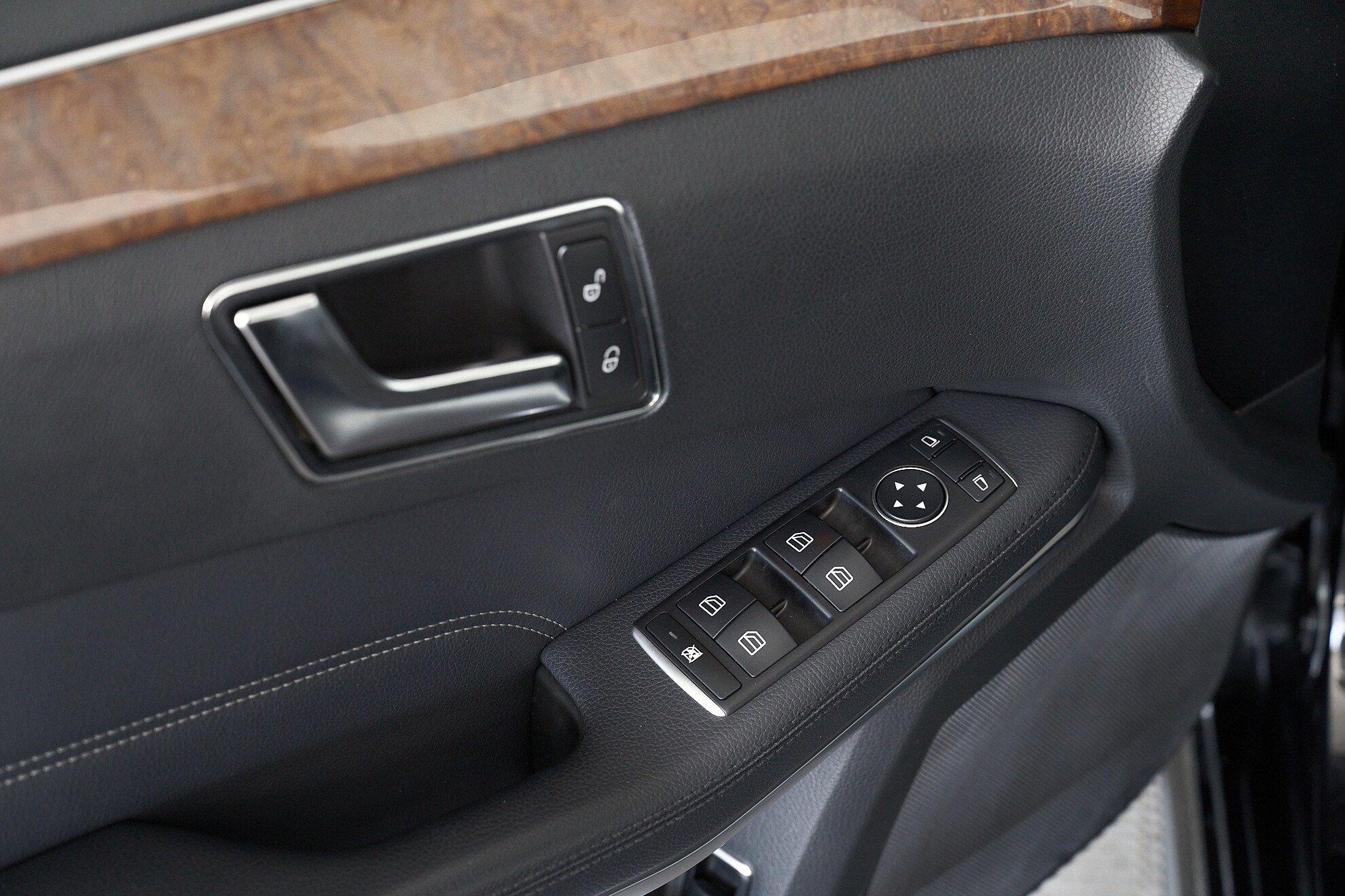 Mercedes-Benz E-Класс 2014, черный