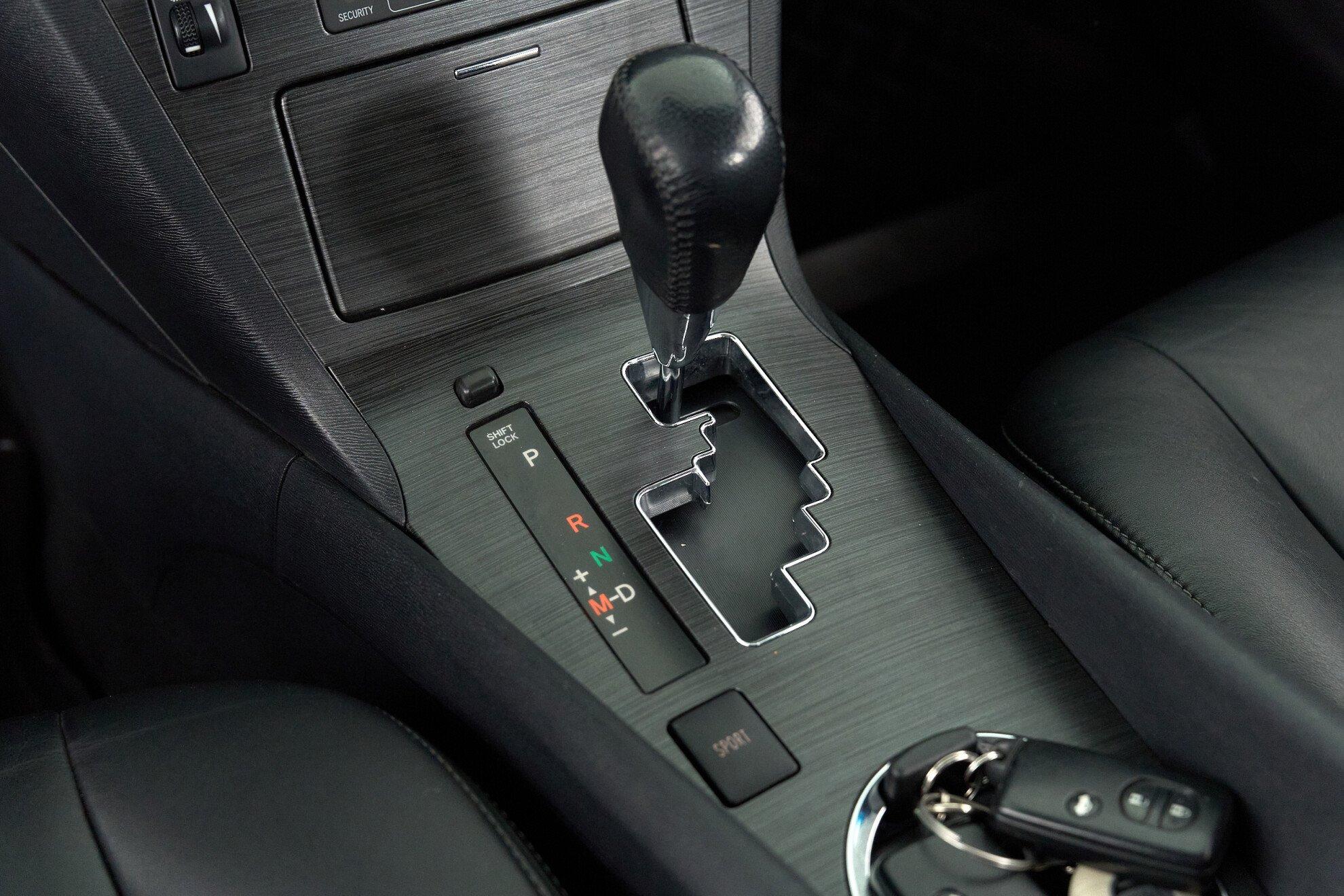 Toyota Avensis 2009, черный