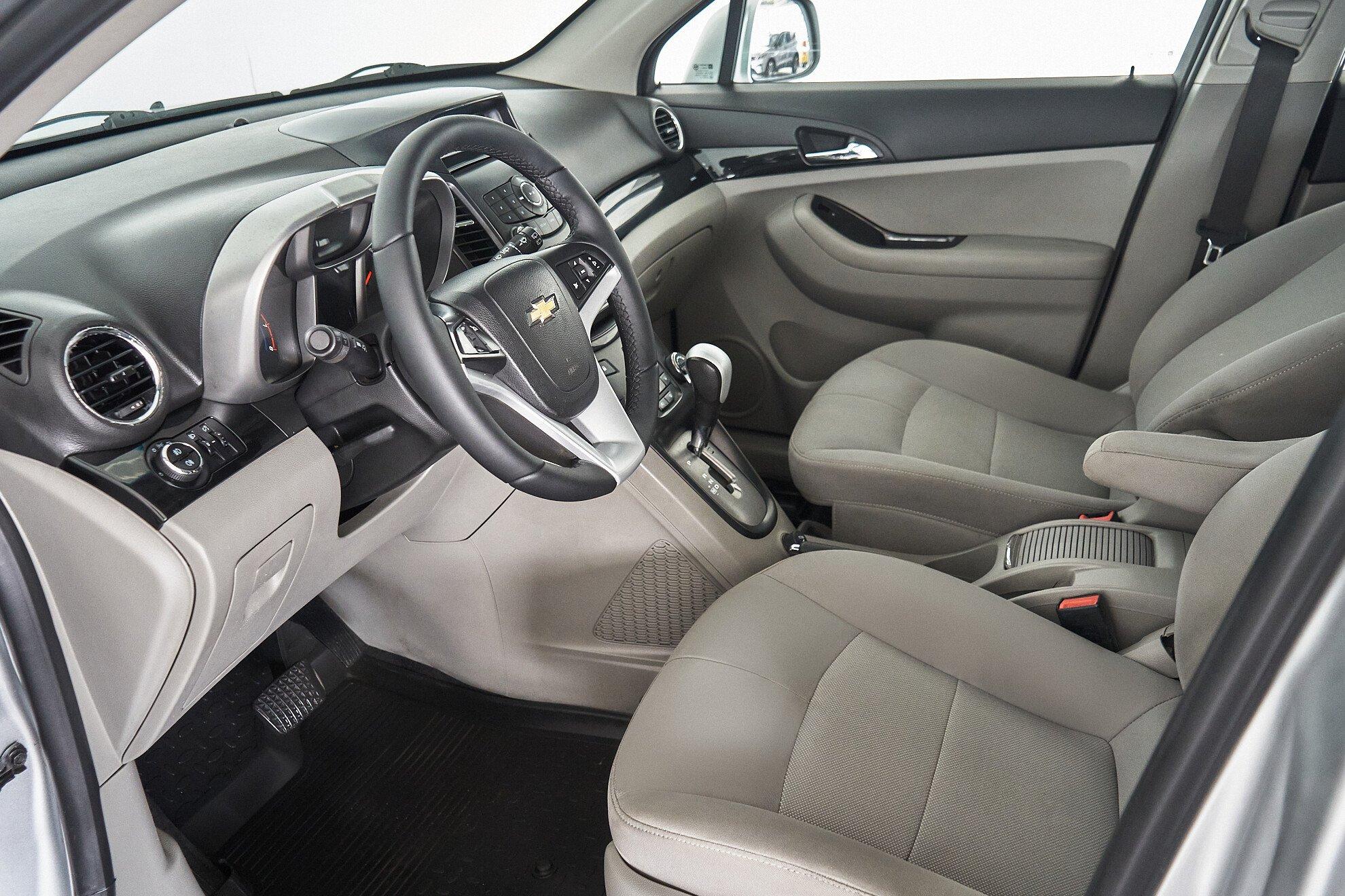 Chevrolet Orlando 2012, серебряный