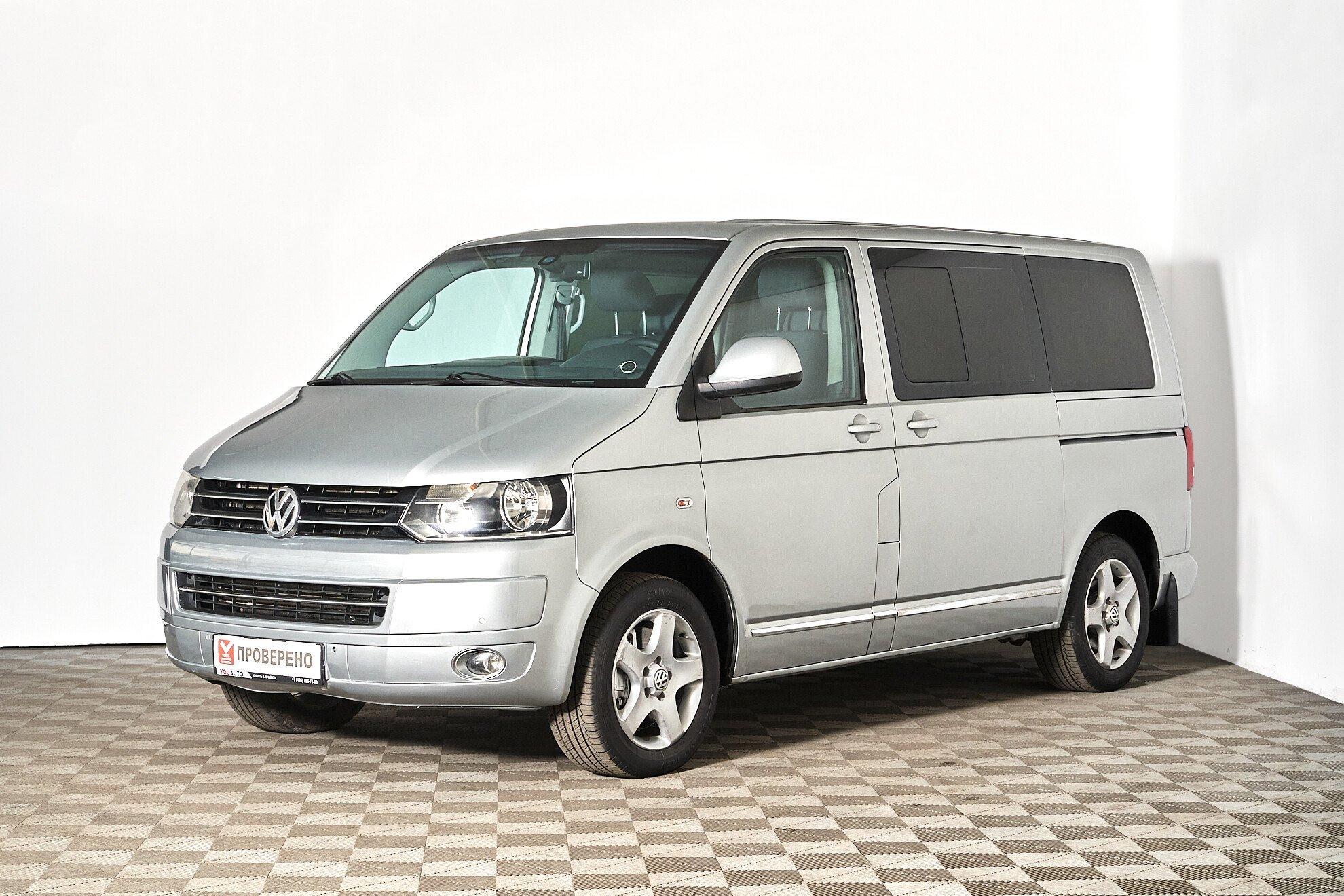 Volkswagen Multivan 2010, серебряный