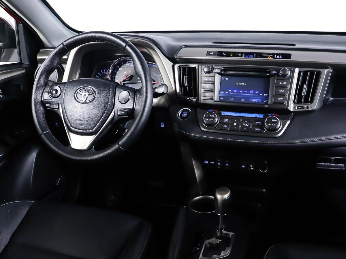 Toyota RAV4 2015, красный