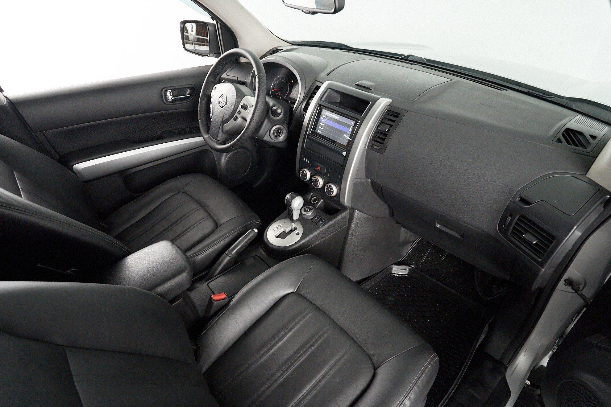 Nissan X-Trail 2012, серебряный