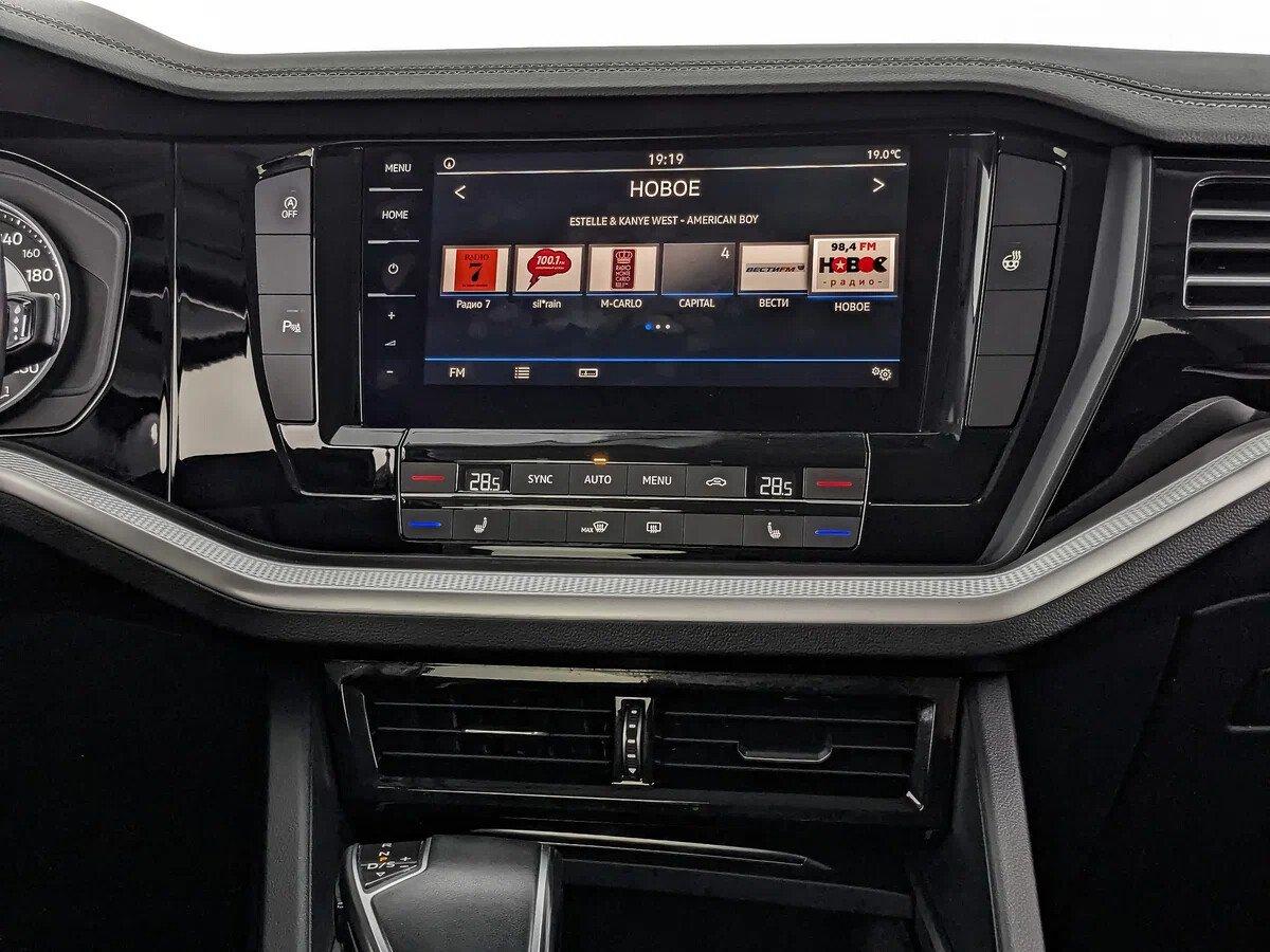 Volkswagen Touareg 2019, синий