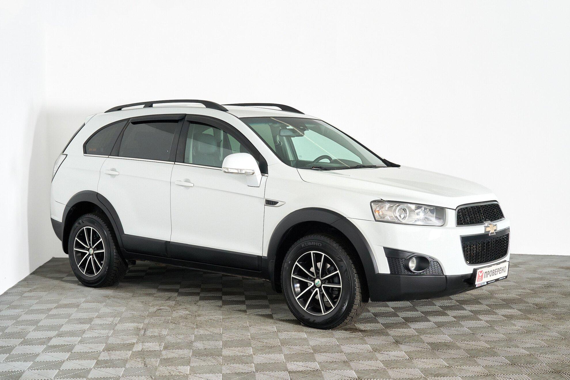 Chevrolet Captiva 2012, белый
