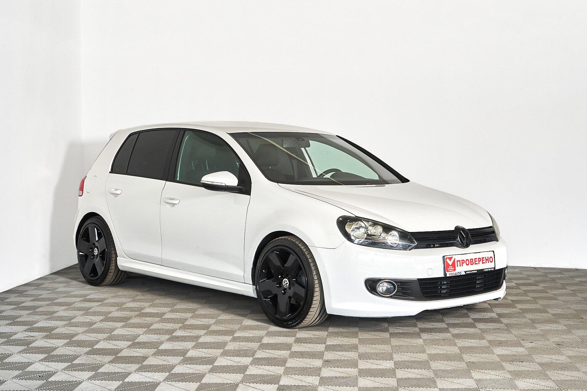 Volkswagen Golf 2012, белый