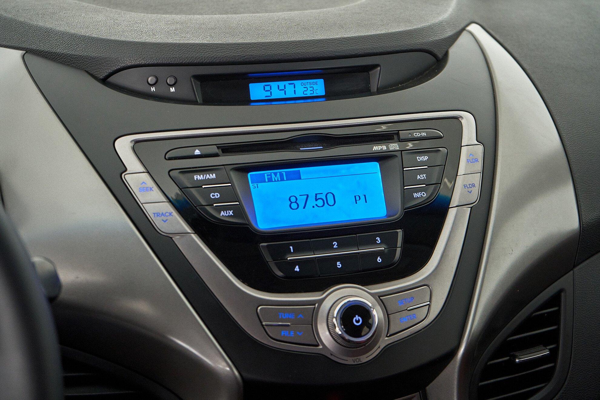 Hyundai Elantra 2012, серый