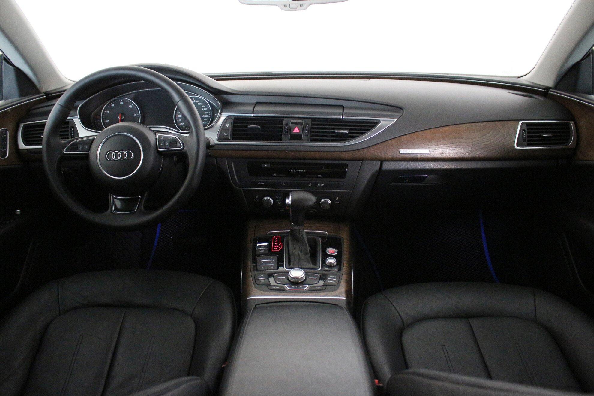 Audi A7 2012, черный