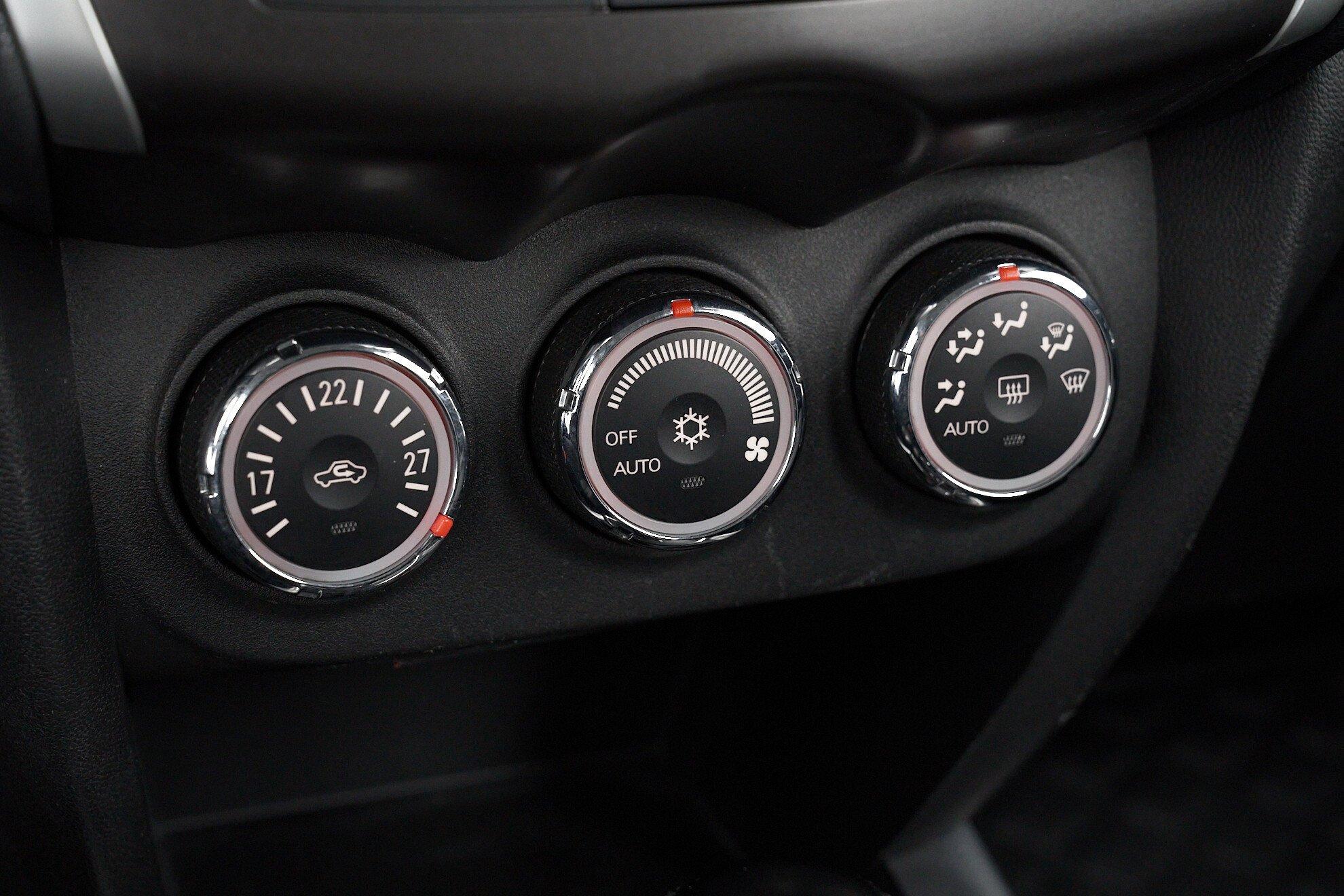 Mitsubishi ASX 2012, белый