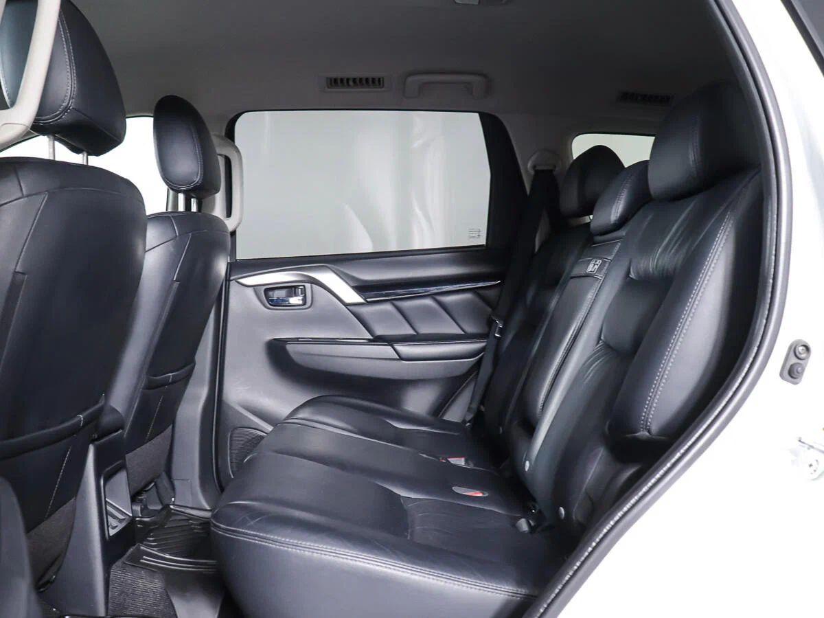 Mitsubishi Pajero Sport 2019, белый