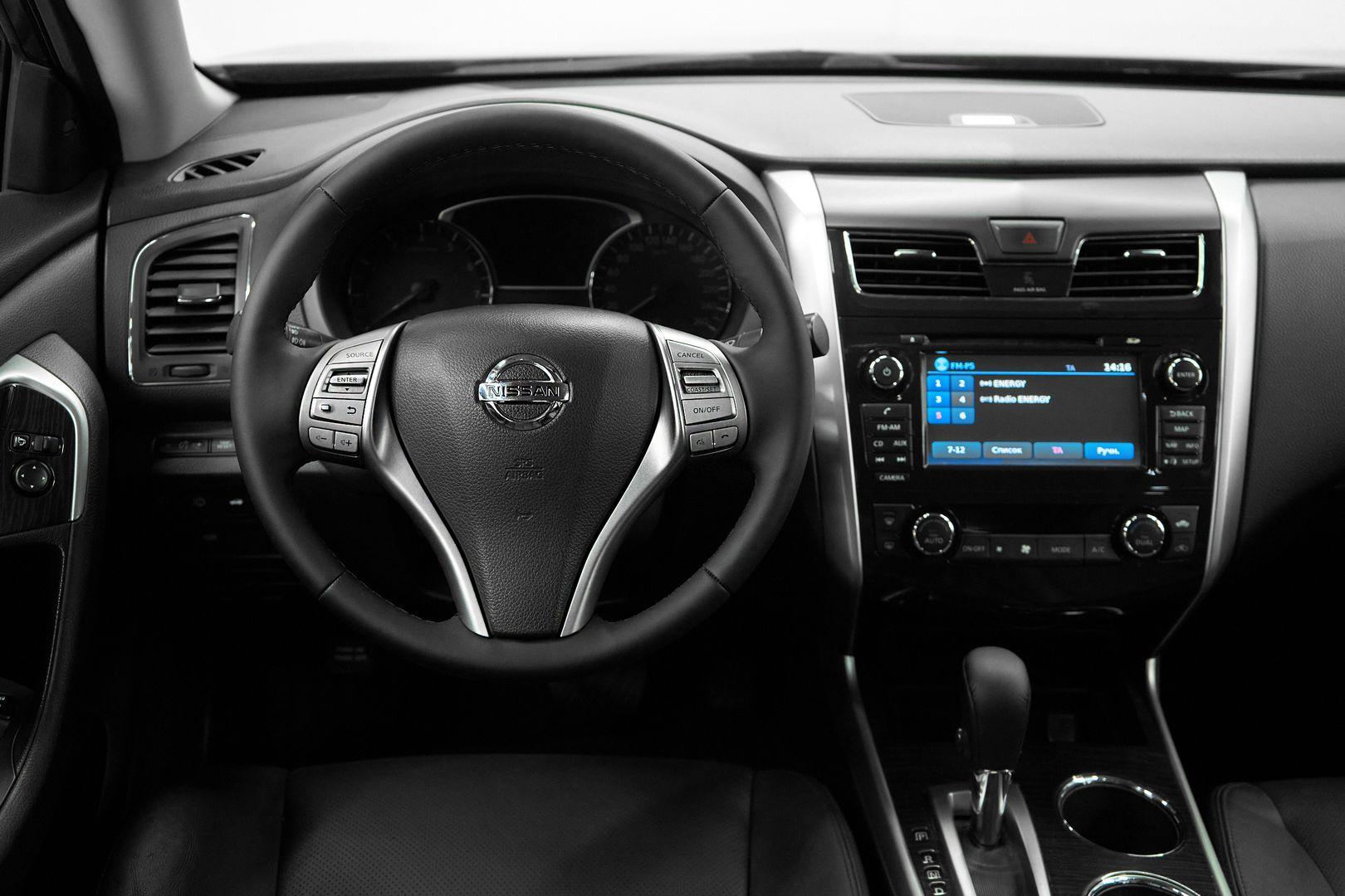 Nissan Teana 2014, пурпурный