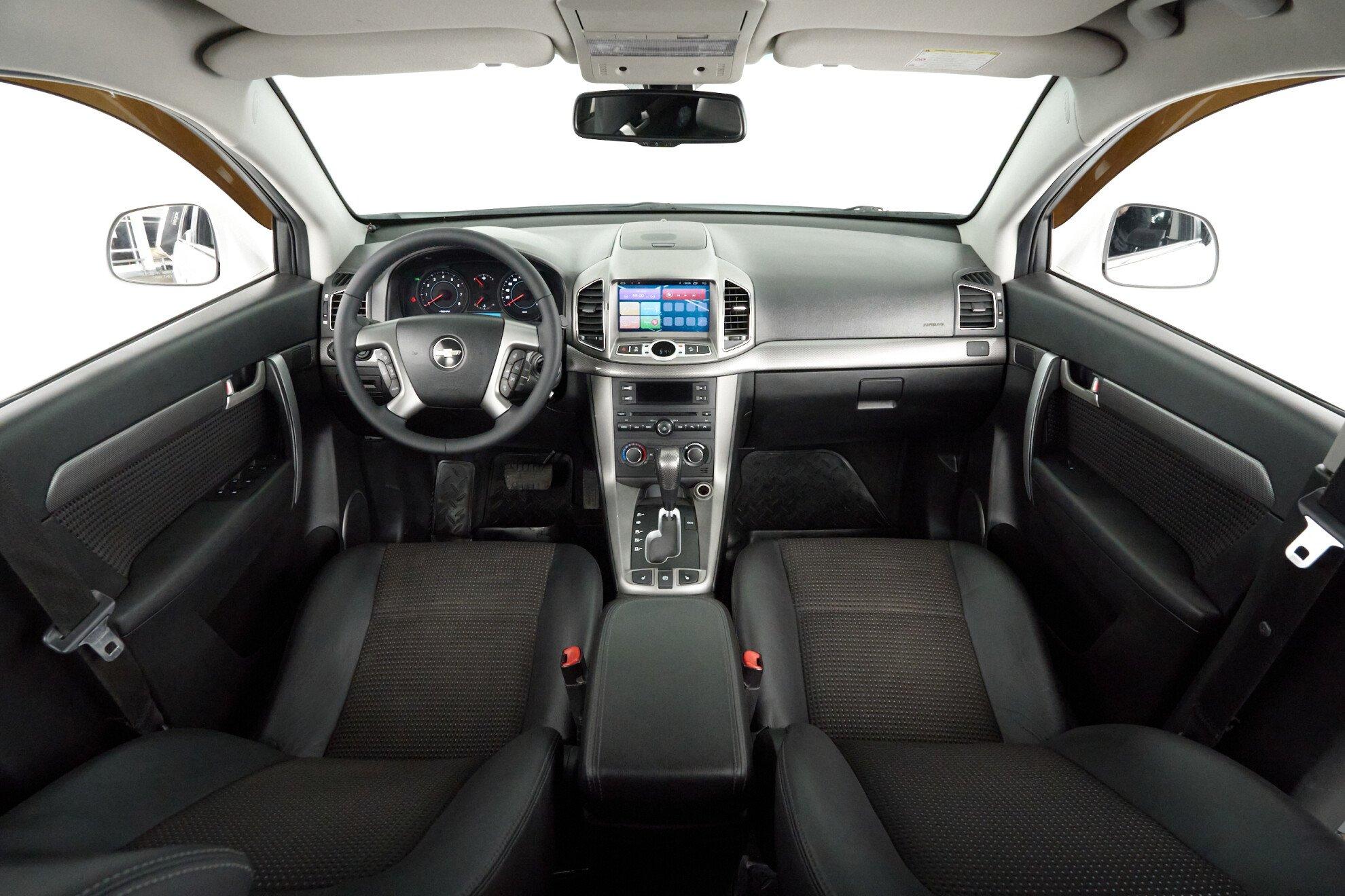 Chevrolet Captiva 2012, белый