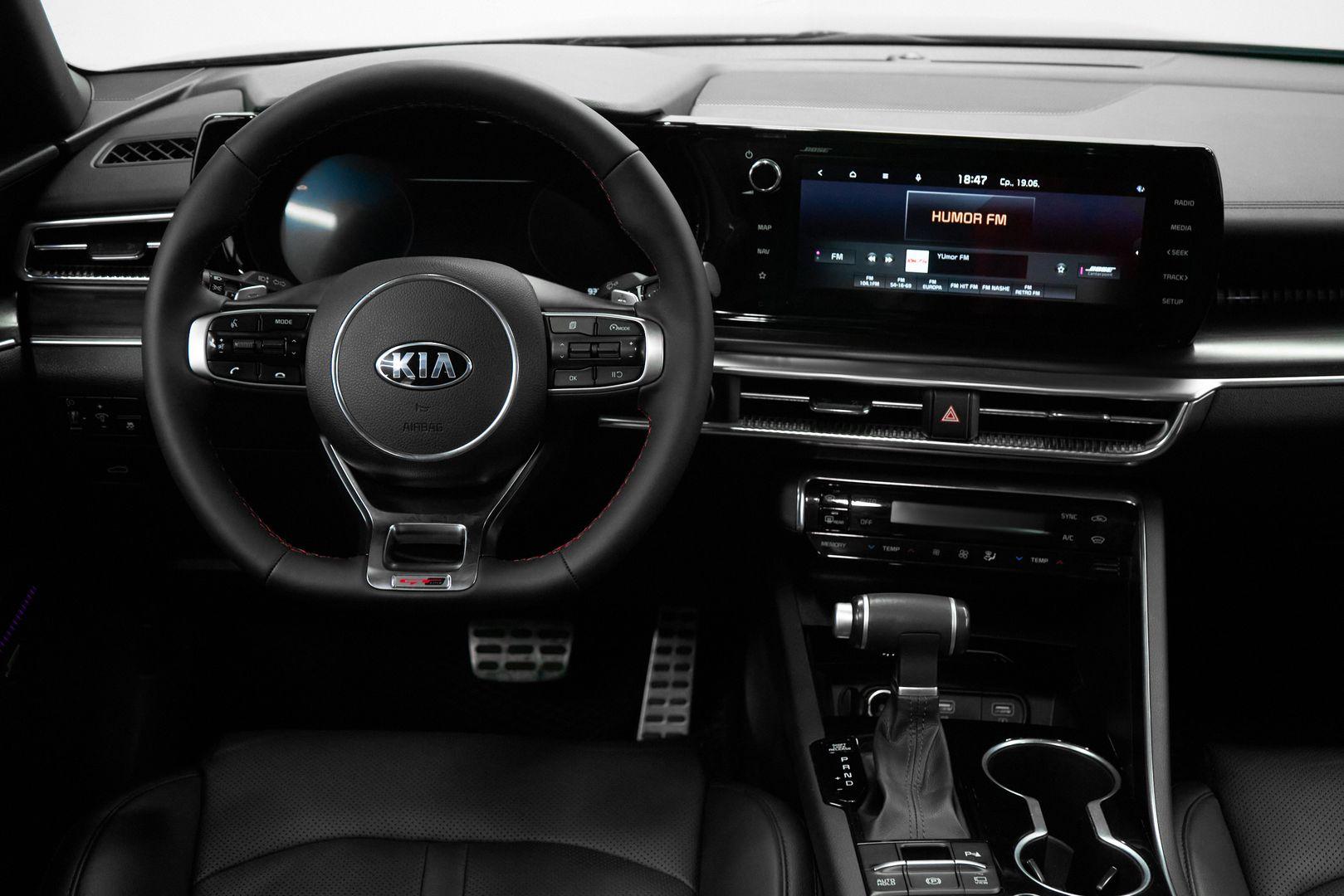 Kia K5 2022, черный