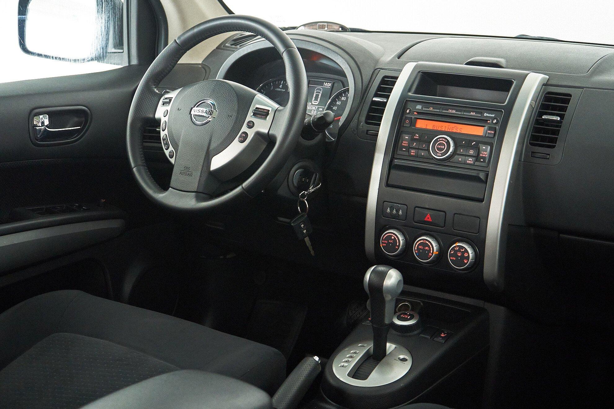 Nissan X-Trail 2011, фиолетовый