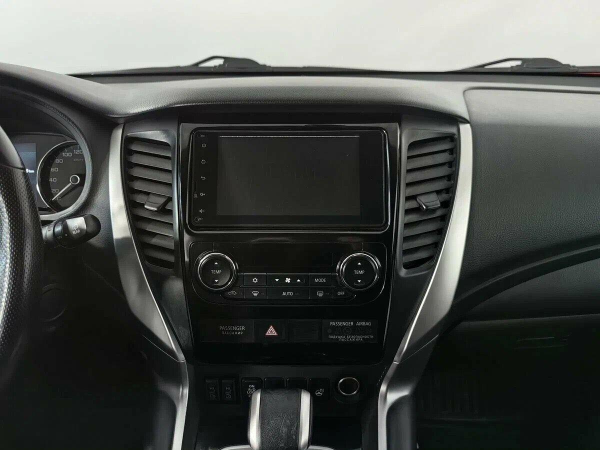 Mitsubishi Pajero Sport 2020, серый