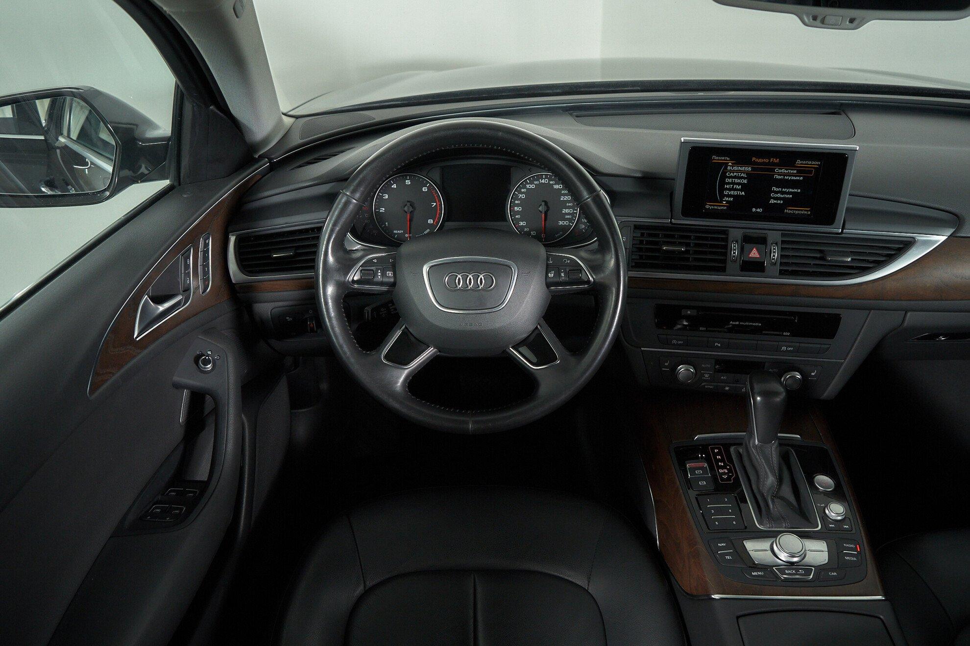 Audi A6 2016, серый