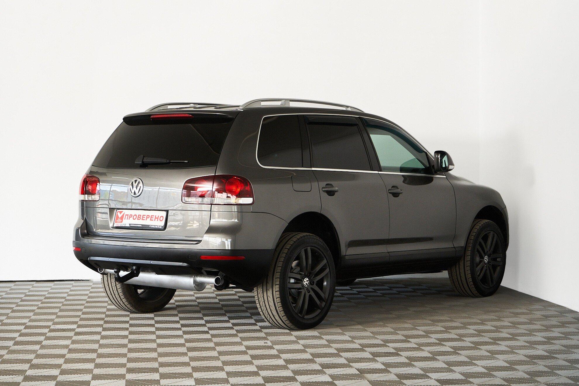 Volkswagen Touareg 2009, серый