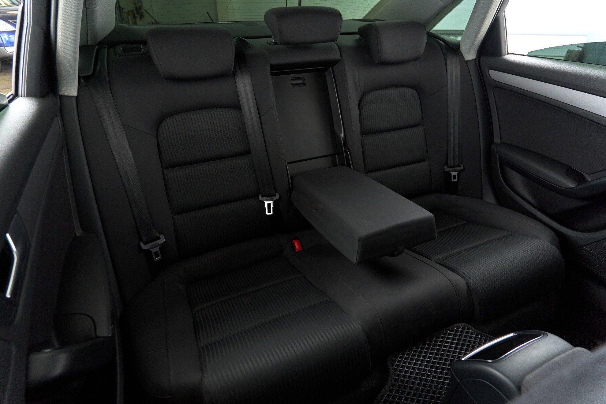 Audi A4 2012, белый