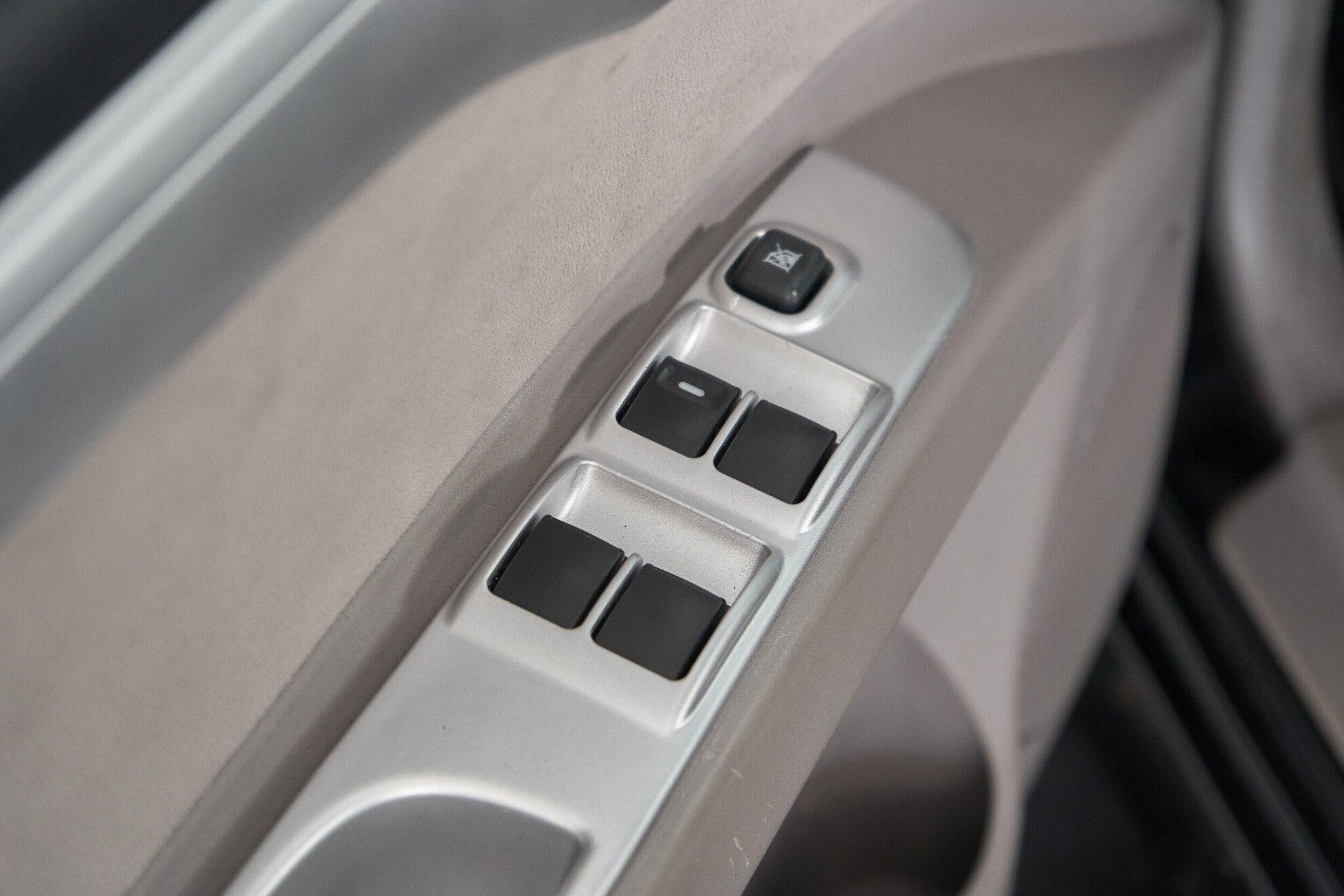 Mitsubishi Pajero Sport 2012, черный