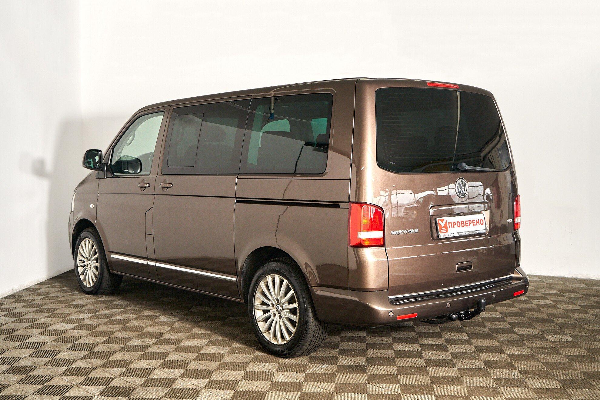 Volkswagen Multivan 2010, коричневый