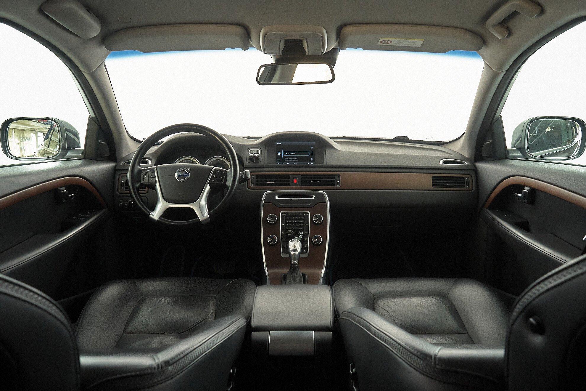 Volvo XC70 2012, черный
