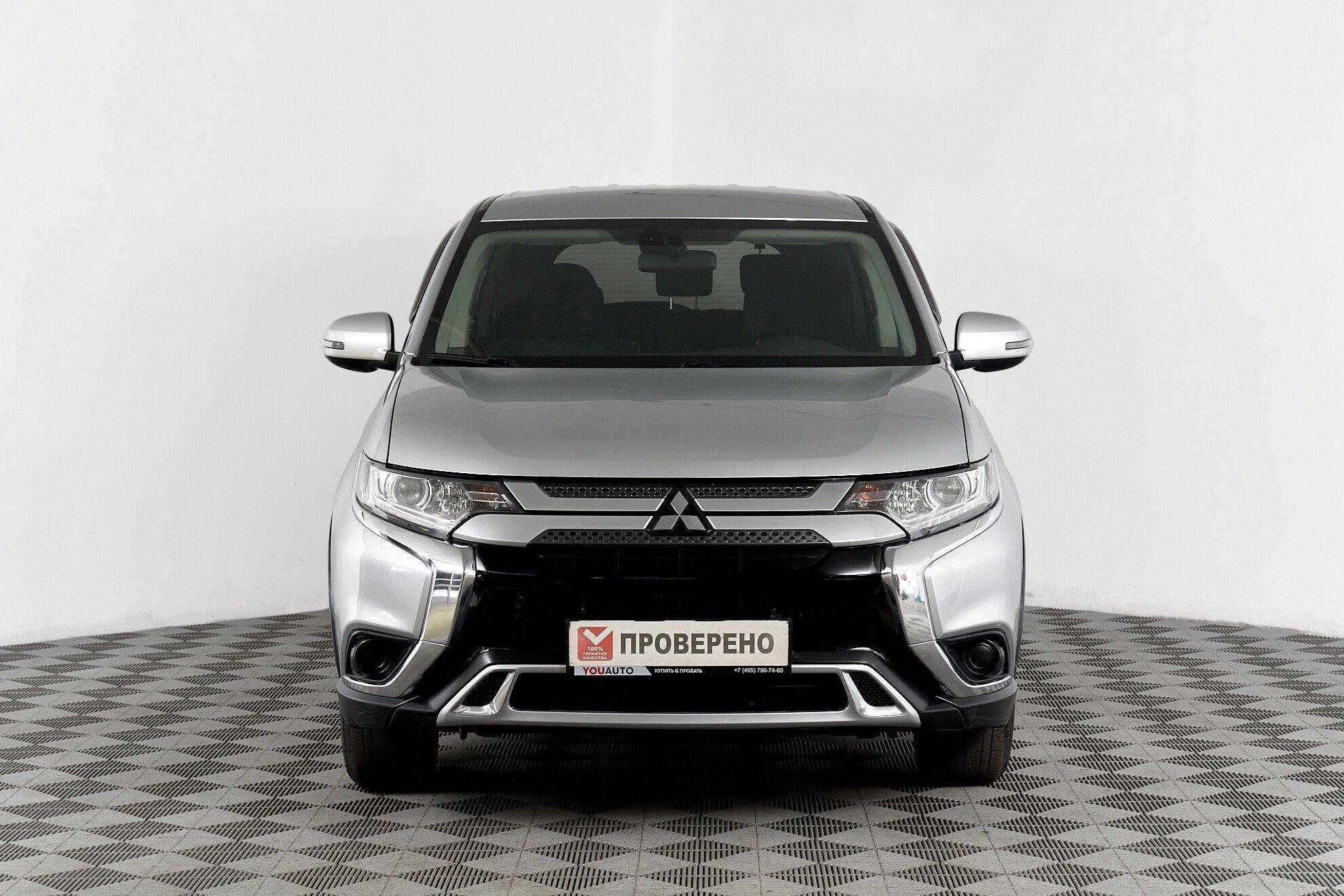 Mitsubishi Outlander 2018, серый