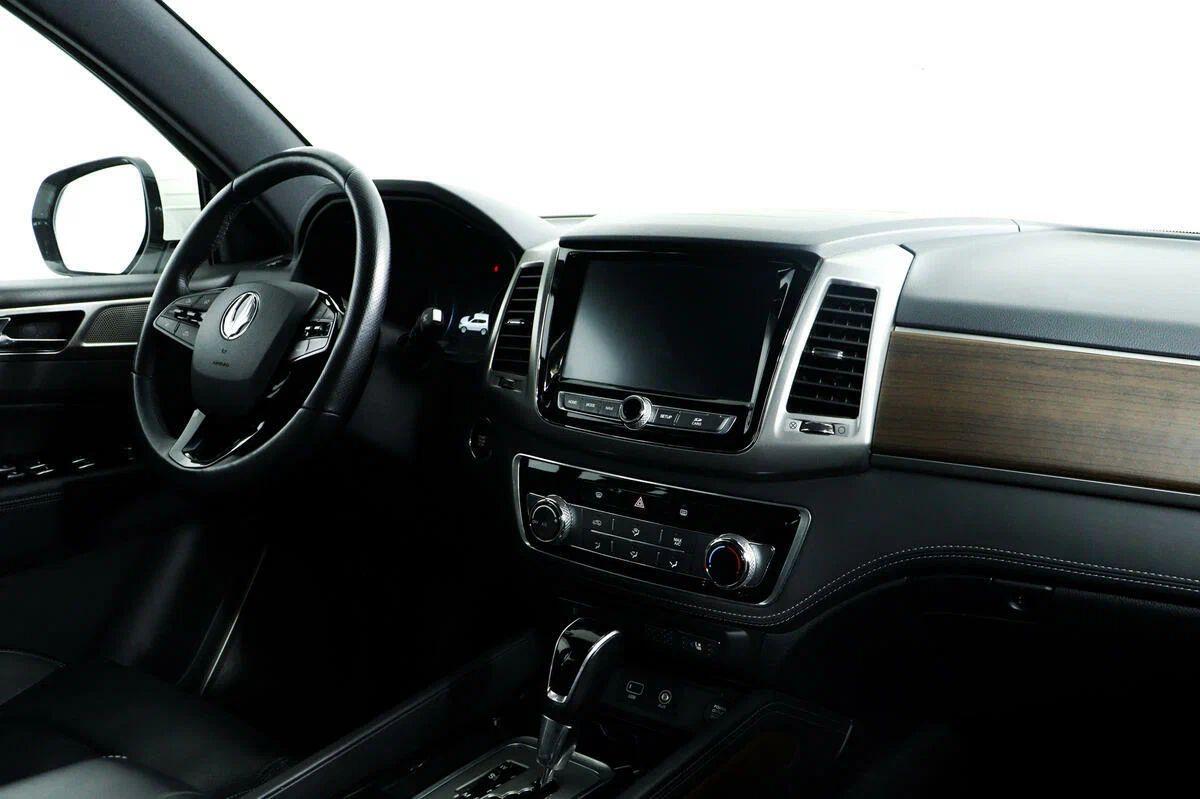 SsangYong Rexton 2019, белый
