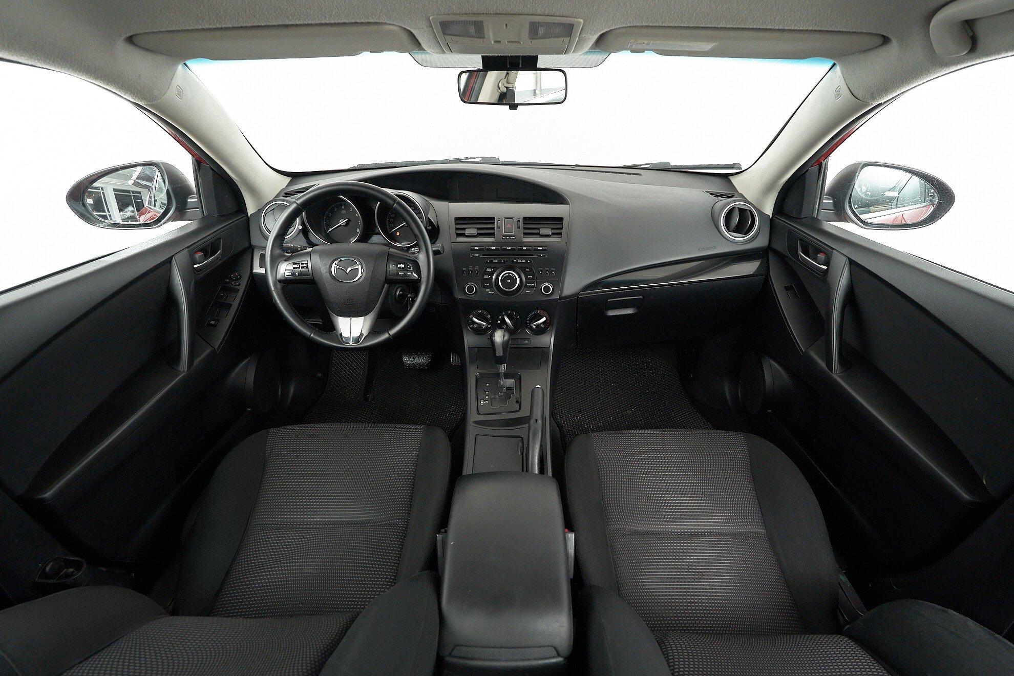 Mazda 3 2011, красный