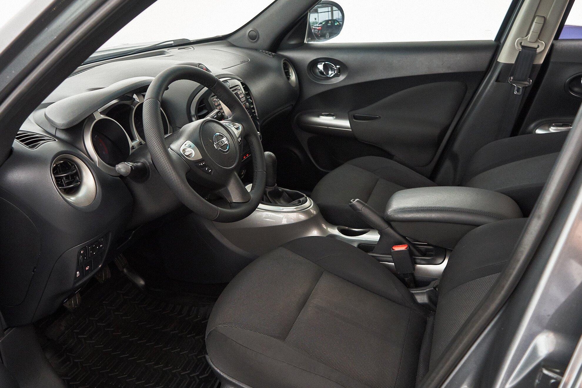 Nissan Juke 2013, серый