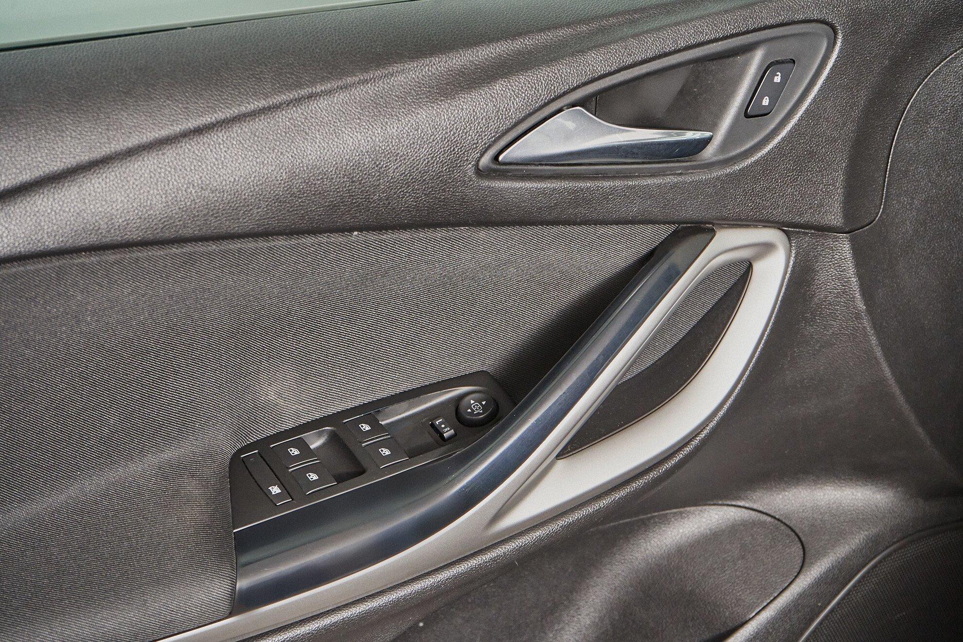 Opel Astra 2019, серый