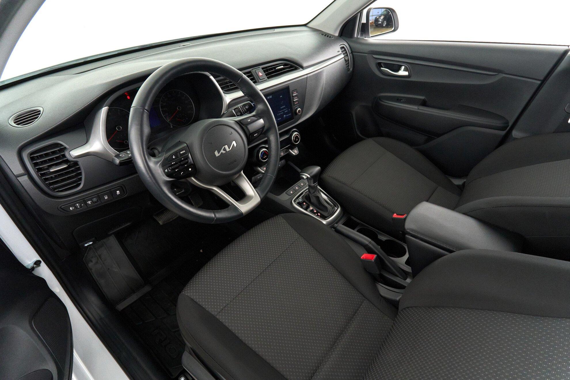 Kia Rio 2021, белый