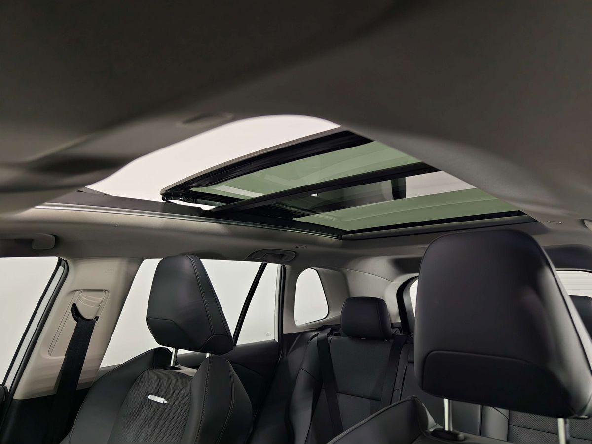 Toyota RAV4 2025, белый