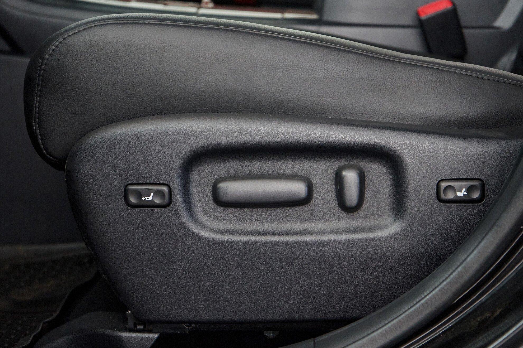 Toyota Highlander 2011, черный