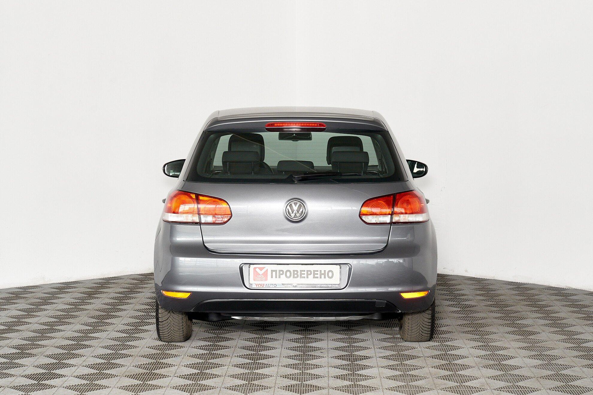 Volkswagen Golf 2012, серый