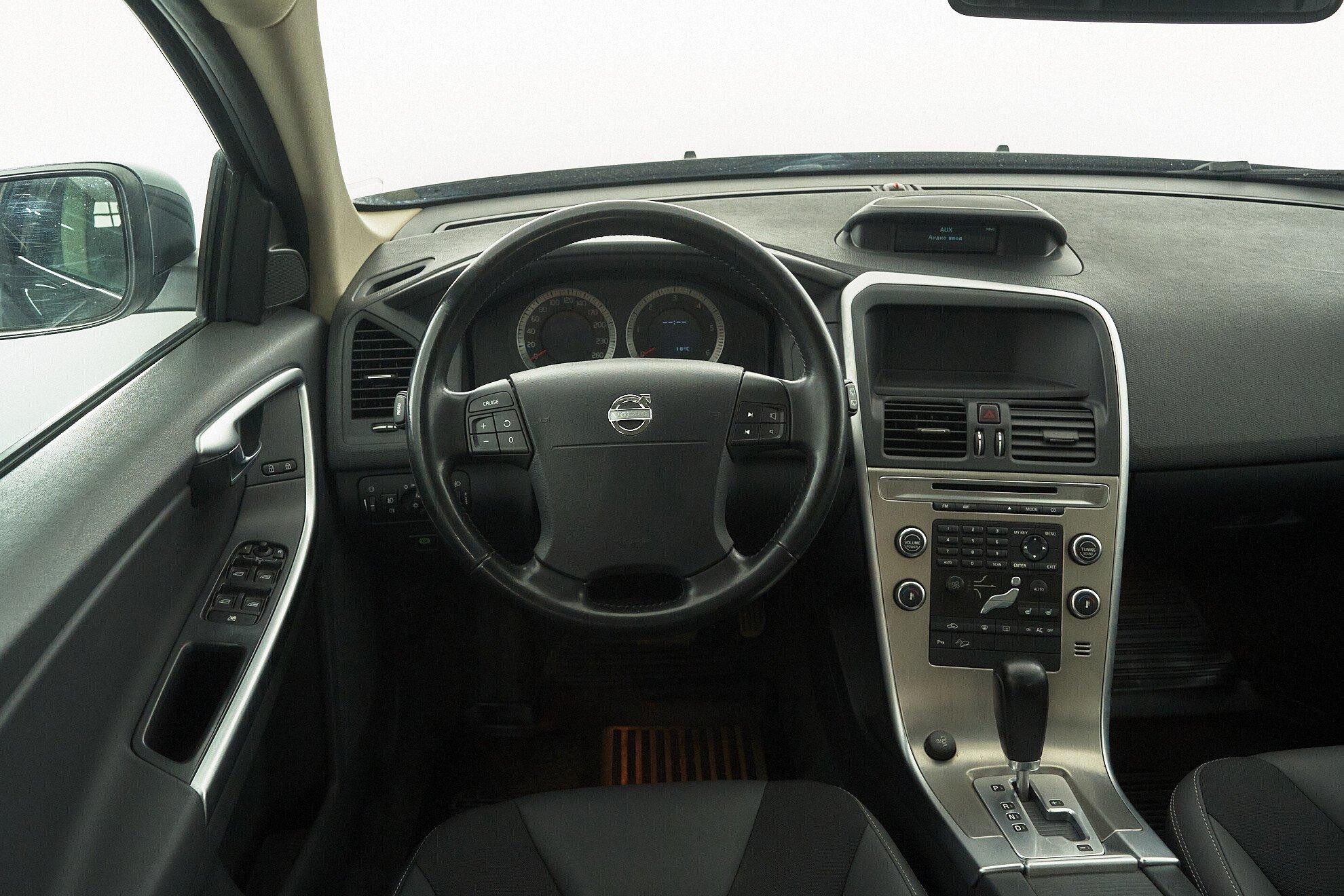 Volvo XC60 2013, серый